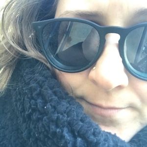 Meet your Posher, April